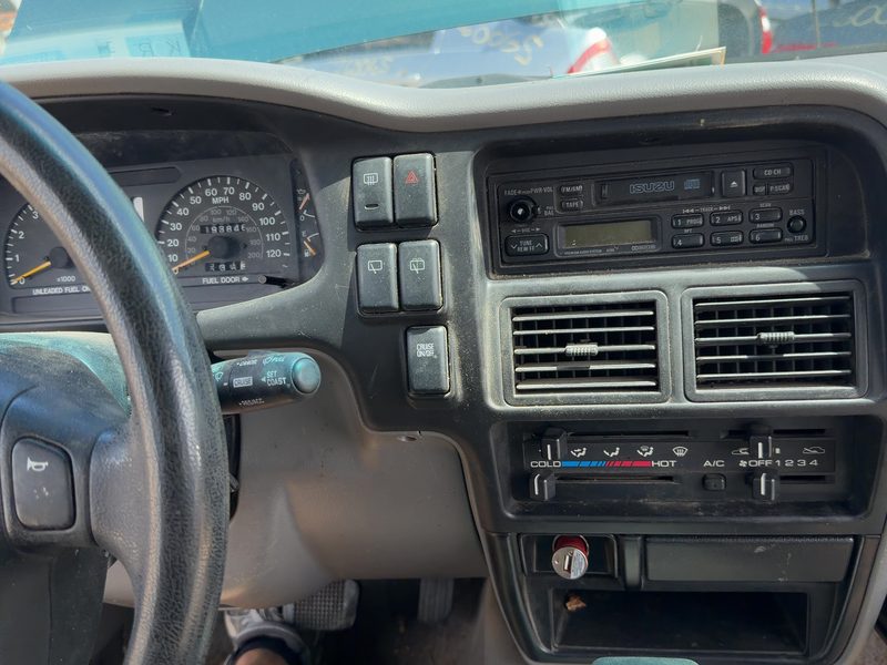 1995-1997 Isuzu Rodeo Dash Panel