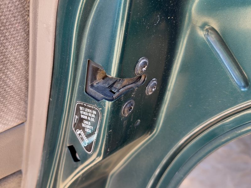 1995-2005 Lumina (also See Lumvan) Rear Door Latch RH