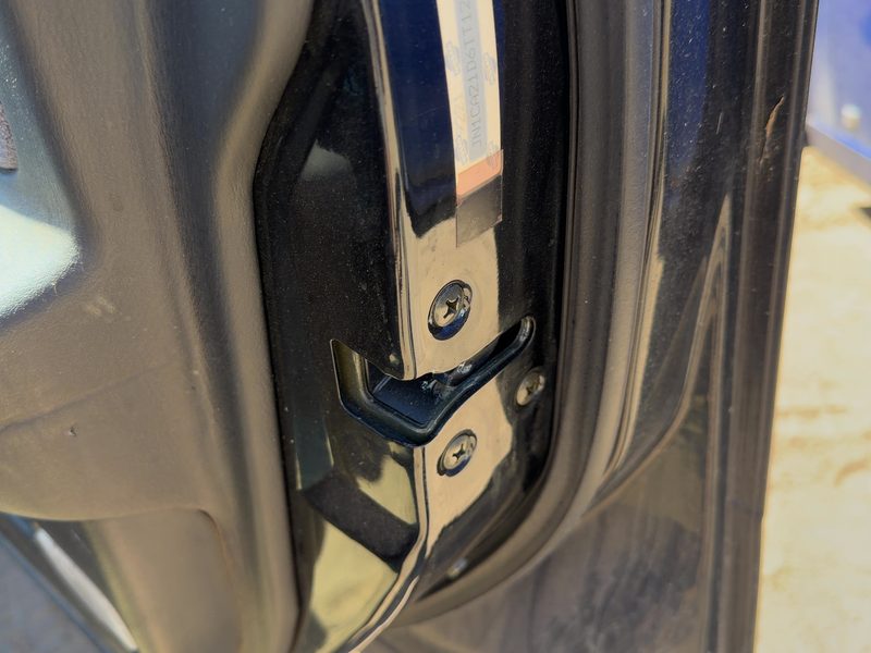 1996 Nissan Maxima Front Door Latch RH