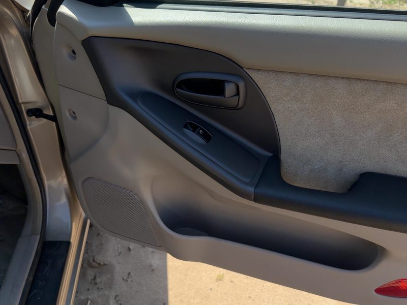 2001-2003 Hyundai Elantra Front Door Trim Panel RH