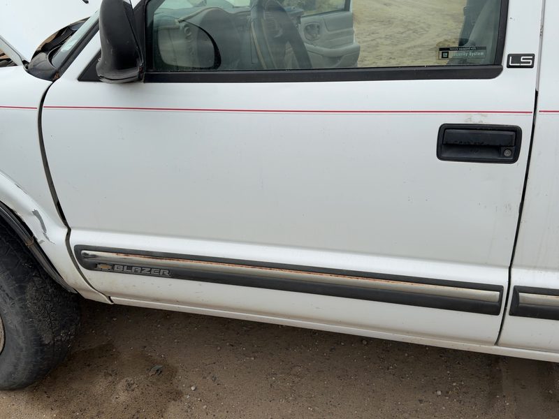 1998-2005 Blazer S10/jimmy S15 Front Door LH