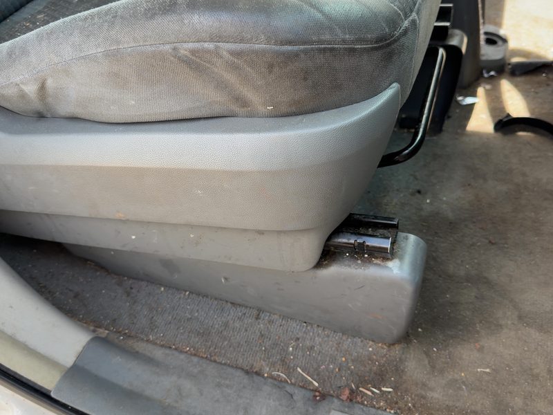 2010 Chrysler Town & Country Seat Track RH