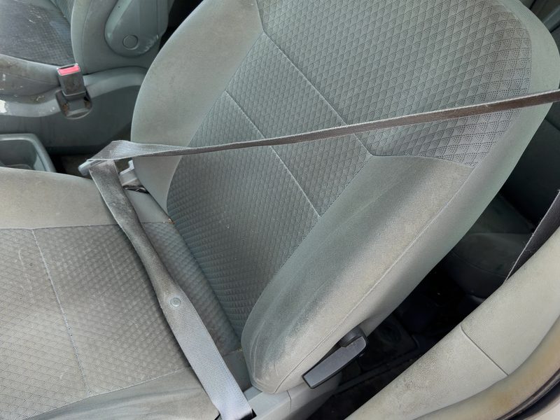 2008-2010 Chrysler Town & Country Front Seat Belt LH