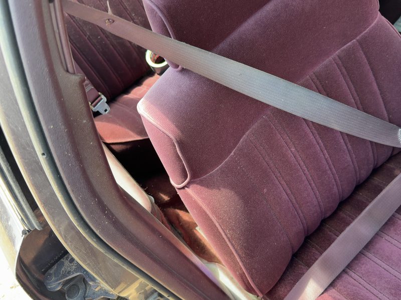 1994 Oldsmobile Eighty-eight (80 & Up) Front Seat Belt RH