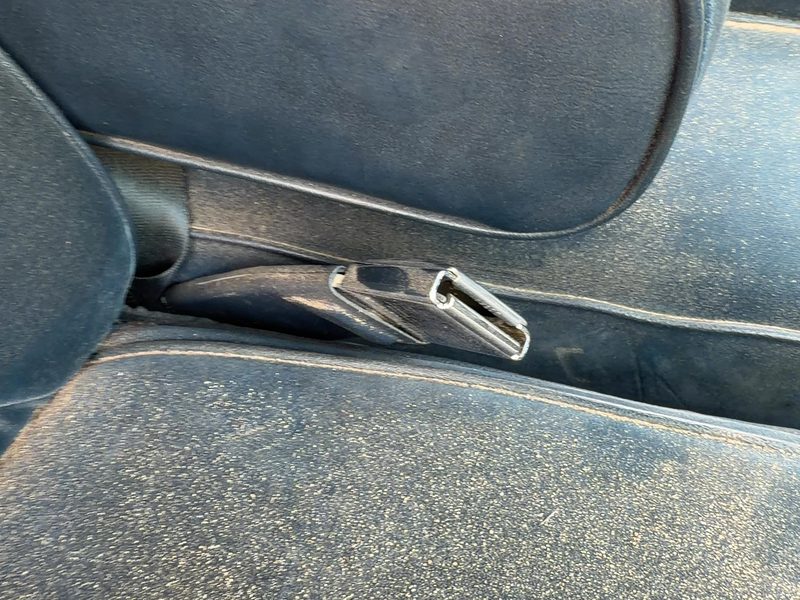 1986 Oldsmobile Ninety-eight (80 & Up) Front Seat Belt RH