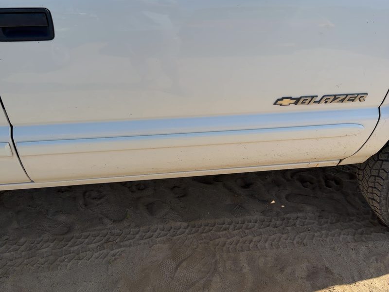 2002-2005 Blazer S10/jimmy S15 Front Door Moulding RH