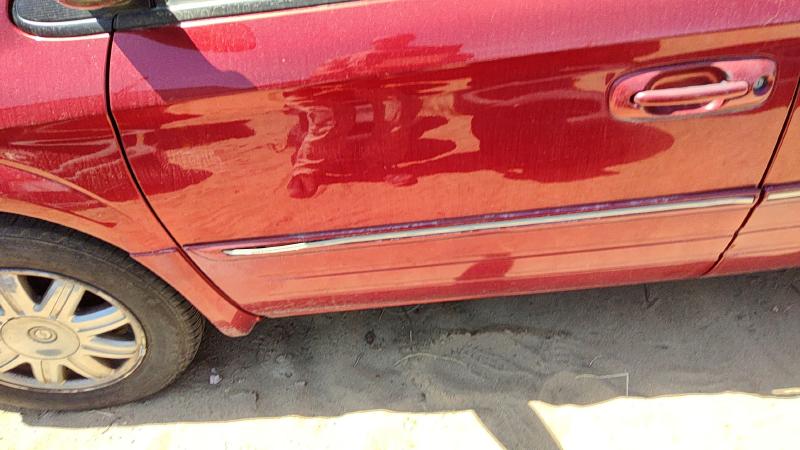 2004-2007 Chrysler Town & Country Front Door LH