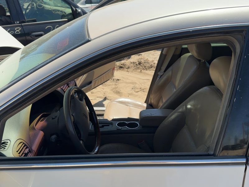 2000-2006 Lincoln LS Front Door Glass/Window LH