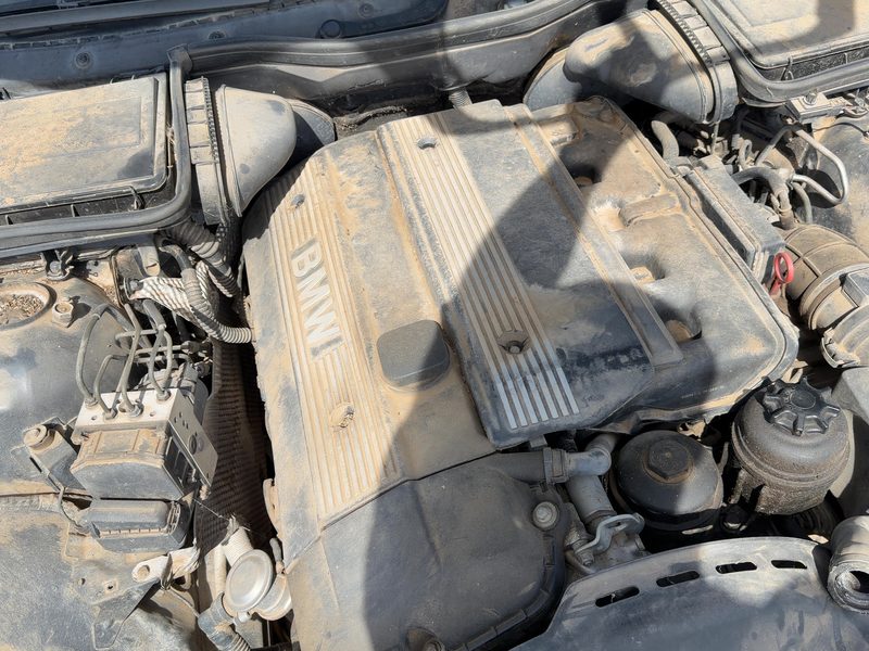 1998-2006 BMW 530i Engine Cover