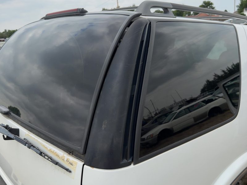 1998 Blazer S10/jimmy S15 Quarter Panel Moulding RH