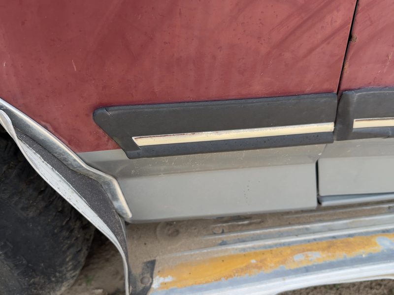 1989 Ford Pickup F150 Series Fender Moulding LH