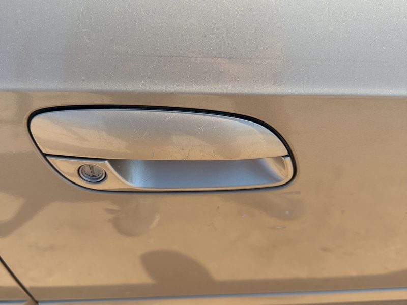 2001-2006 Hyundai Elantra Outside Door Handle RH