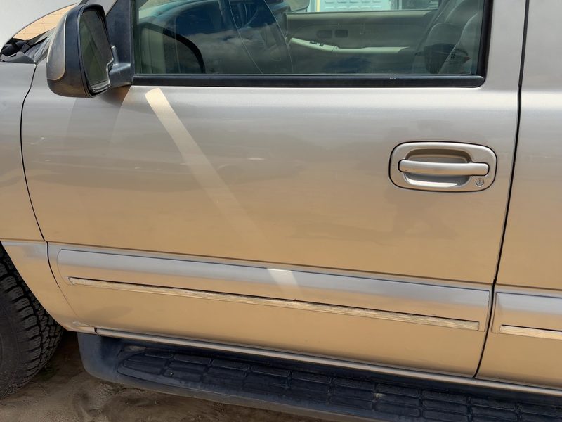 1999-2007 Chevy/gmc Suburban 1500 Series Front Door LH