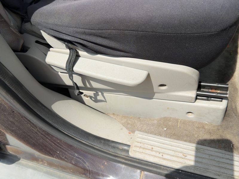 2006 Chevrolet Equinox Seat Track RH