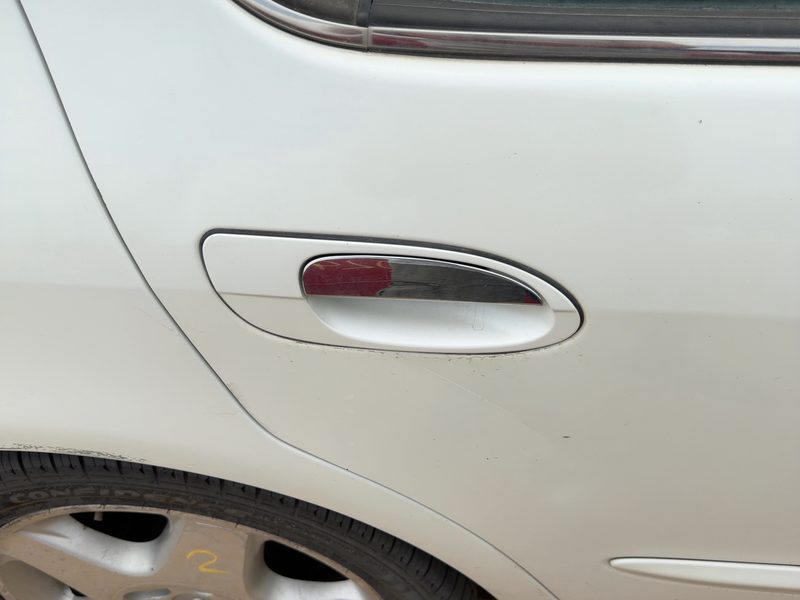2000-2001 Infiniti I30 Outside Door Handle RH