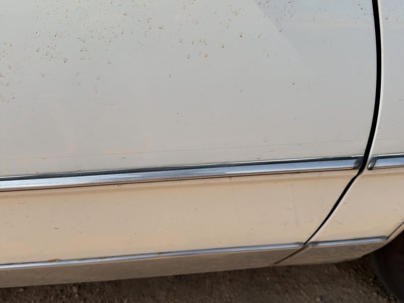 1986 Oldsmobile Ninety-eight (80 & Up) Front Door Moulding RH
