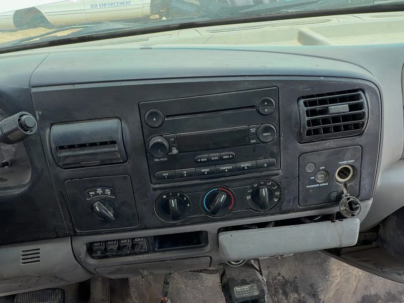 2005-2007 Ford F350 Super Duty Pickup Dash Panel