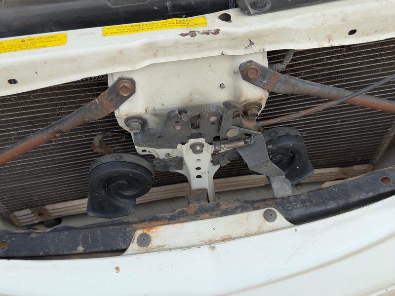 2000-2004 Infiniti I30 Radiator Support