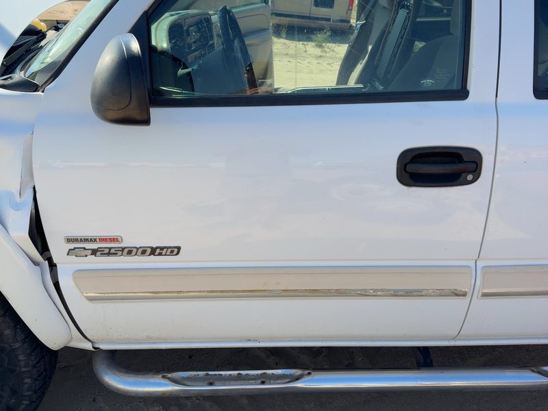 1999-2007 Chevrolet 2500 Silverado Pickup Front Door LH