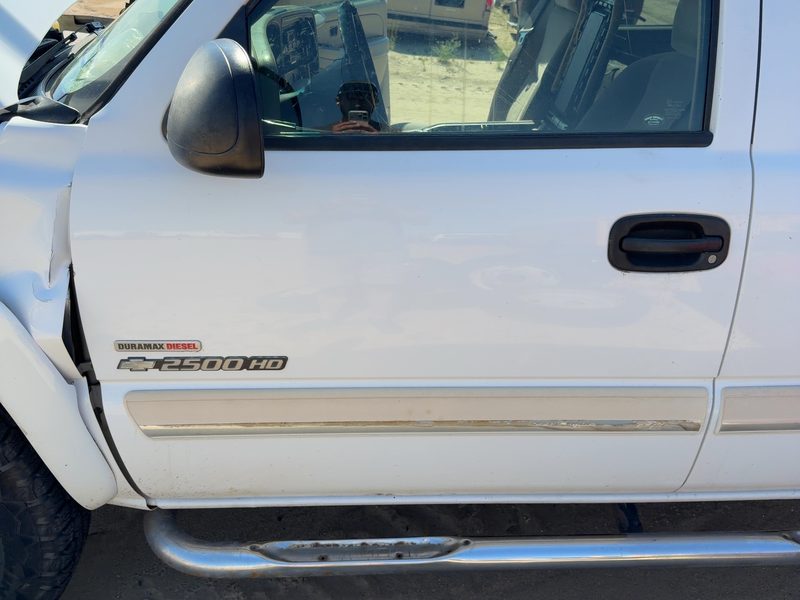 1999-2007 Chevrolet 2500 Silverado Pickup Front Door LH