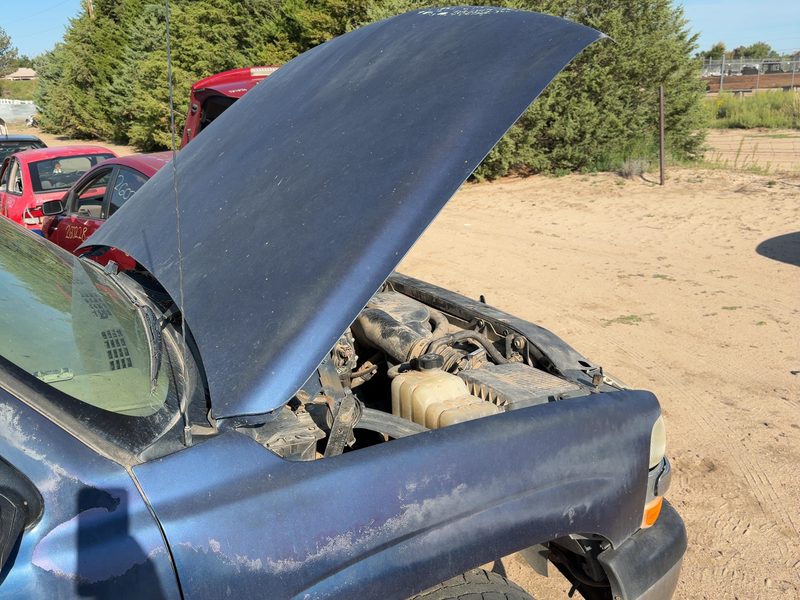 1999-2006 Chevy/gmc Suburban 1500 Series Hood