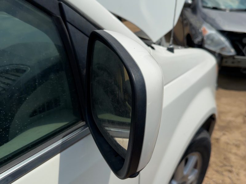 2011-2016 Chrysler Town & Country Door Mirror RH