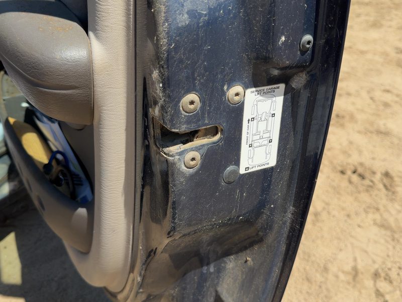 2001 Pt Cruiser Front Door Latch RH