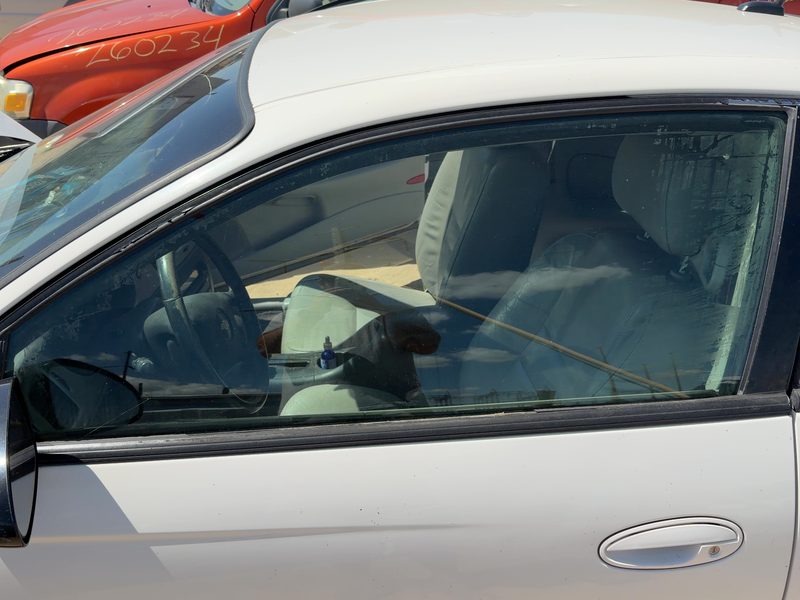 2000-2007 Monte Carlo Front Door Glass/Window LH