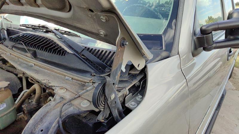 1999-2007 GMC Sierra 2500 Pickup Hood Hinge RH