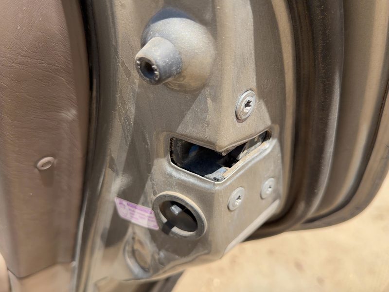 1997-2001 Toyota Camry Rear Door Latch RH