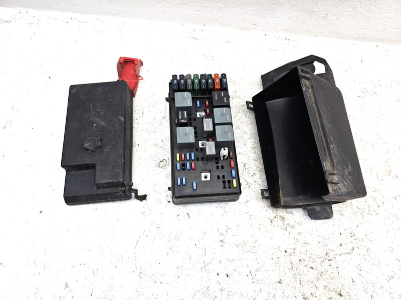 2000-2005 Buick Century Engine Fuse Box