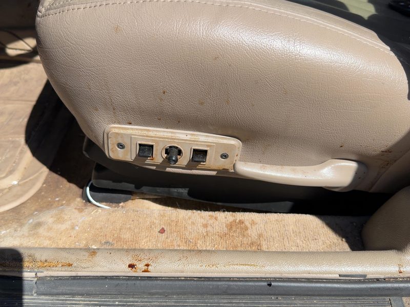 1999 Pontiac Bonneville (80 & Up) Seat Track LH