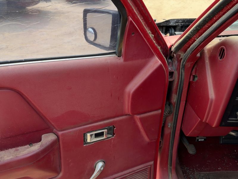 1991 Dodge Dakota (mid-size) Front Door Trim Panel LH