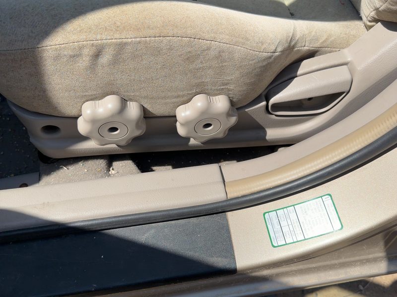 2002 Hyundai Elantra Seat Track LH