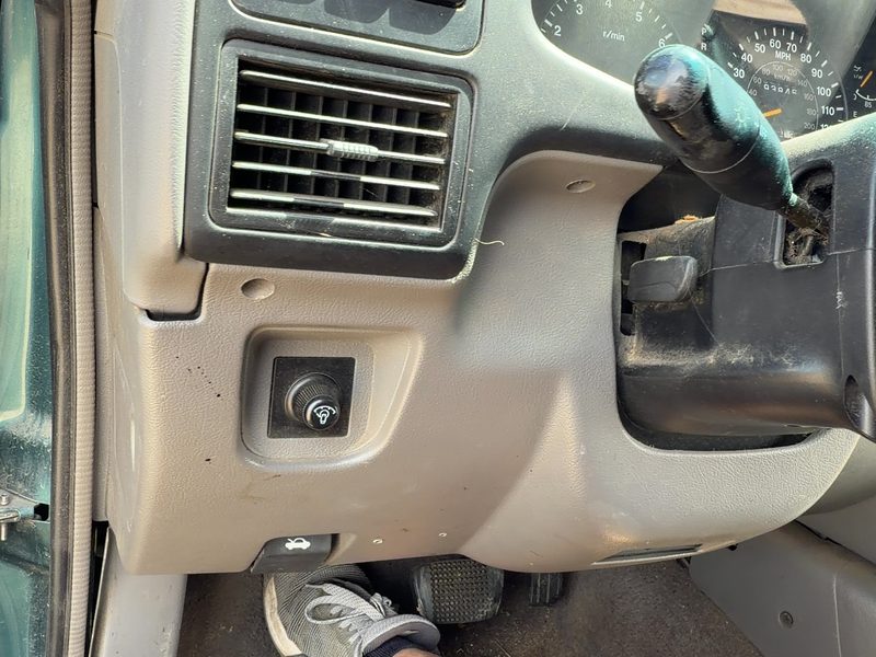 1995-1997 Isuzu Rodeo Dash Panel