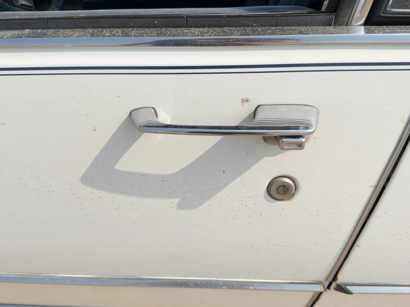 1986 Oldsmobile Ninety-eight (80 & Up) Outside Door Handle LH