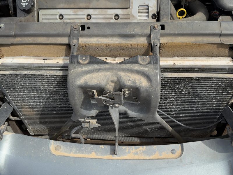 1997-2005 Cadillac Seville Radiator Support