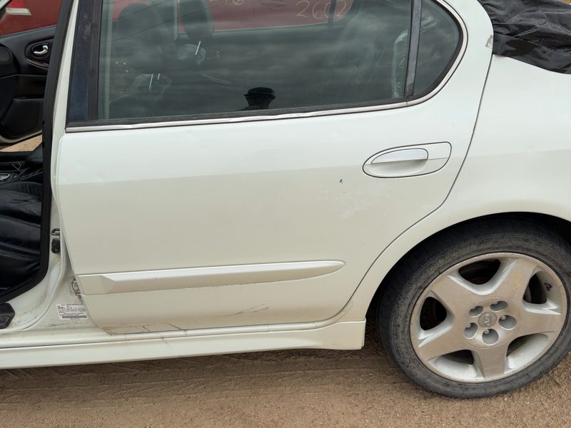 2000 Infiniti I30 Rear Door LH