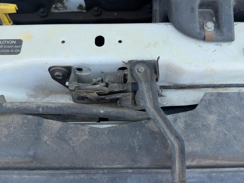 1996-2000 Chrysler Town & Country Radiator Support