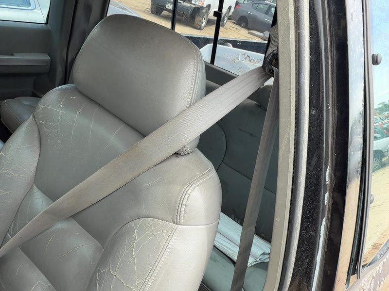 1997 Chevrolet Pickup 1500 Series Front Seat Belt LH