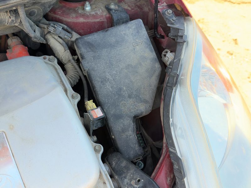 2004-2009 Toyota Prius Engine Fuse Box