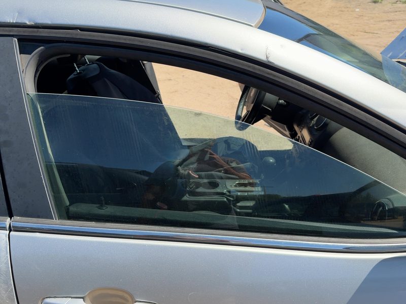 2005-2010 Pontiac G6 Front Door Glass/Window RH