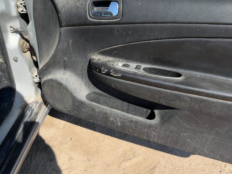 2005-2010 Chevrolet Cobalt Front Door Trim Panel RH