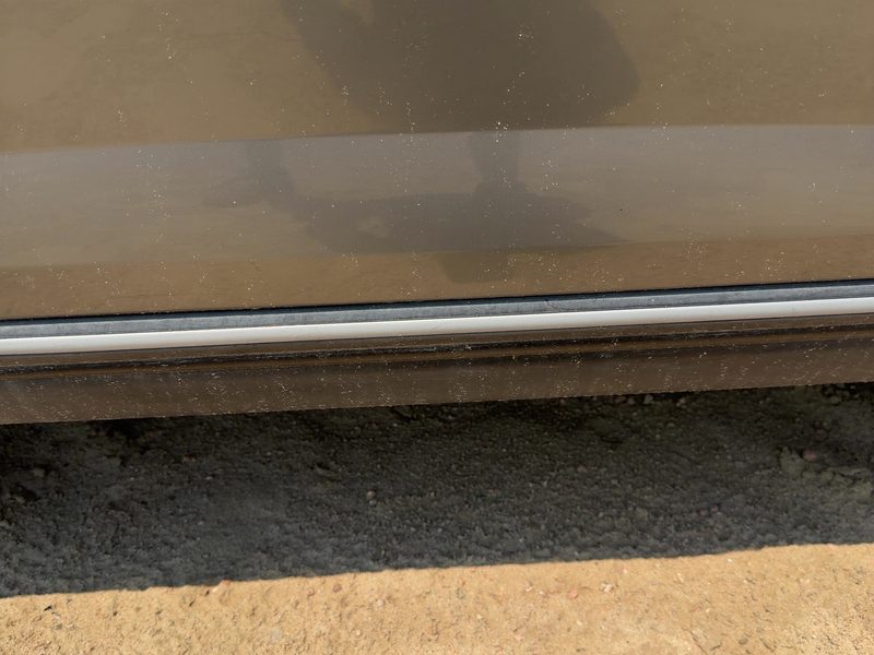 2003-2005 Infiniti FX Series Front Door Moulding RH