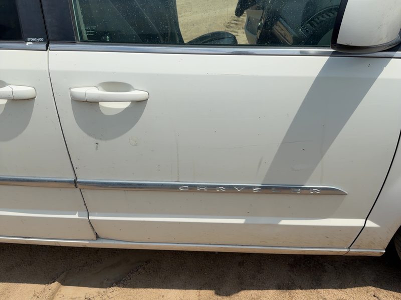 2008-2020 Chrysler Town & Country Front Door RH