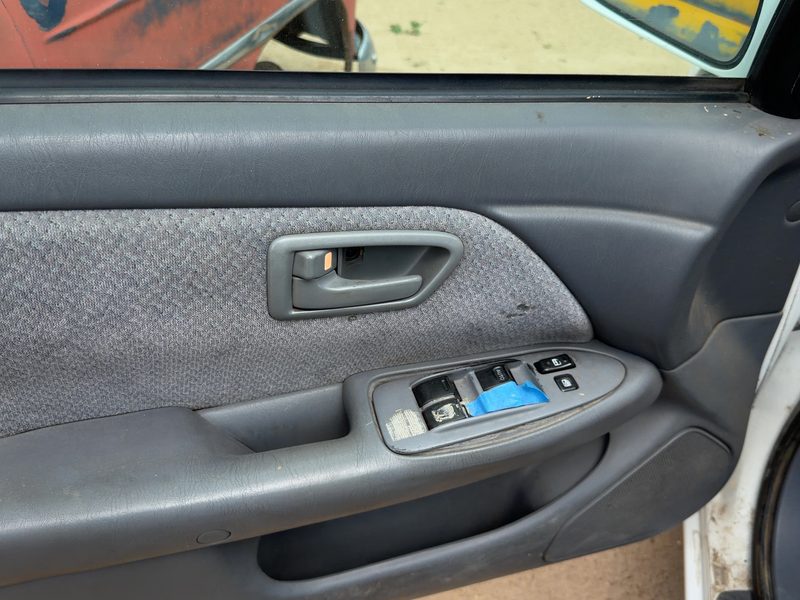 2000-2001 Toyota Camry Front Door Trim Panel LH