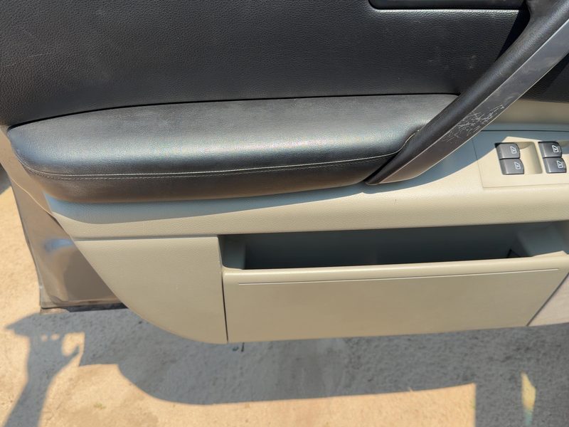 2003-2006 Infiniti FX Series Front Door Trim Panel LH