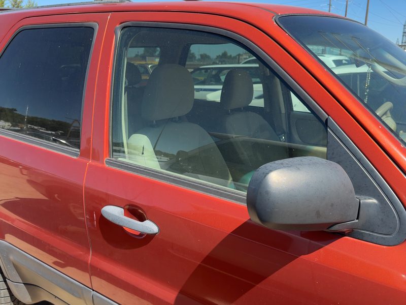 2005-2007 Ford Escape Front Door RH